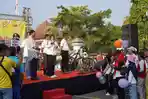 Bupati-Pekalongan-Fadia-Arafiq-saat-membuka-jalan-sehat.jpg