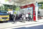 Antrean Panjang di SPBU Sylvia, Warga Kupang Khawatir Isu Kelangkaan Pertalite