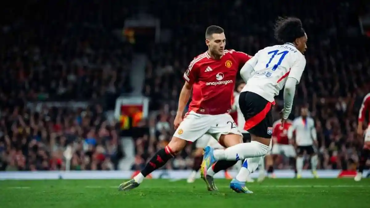 Jose Mourinho Ingin Reuni dengan Diogo Dalot di Real Madrid