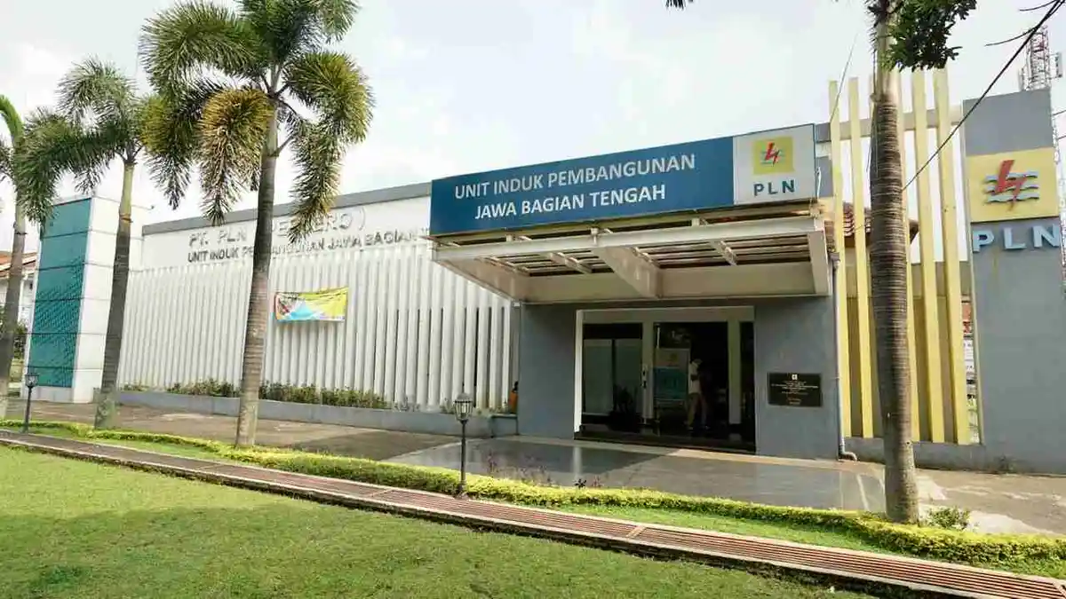 PLN Peduli Tingkatkan Ketahanan Ekonomi Warga melalui Bantuan Pertanian Modern Hidroponik