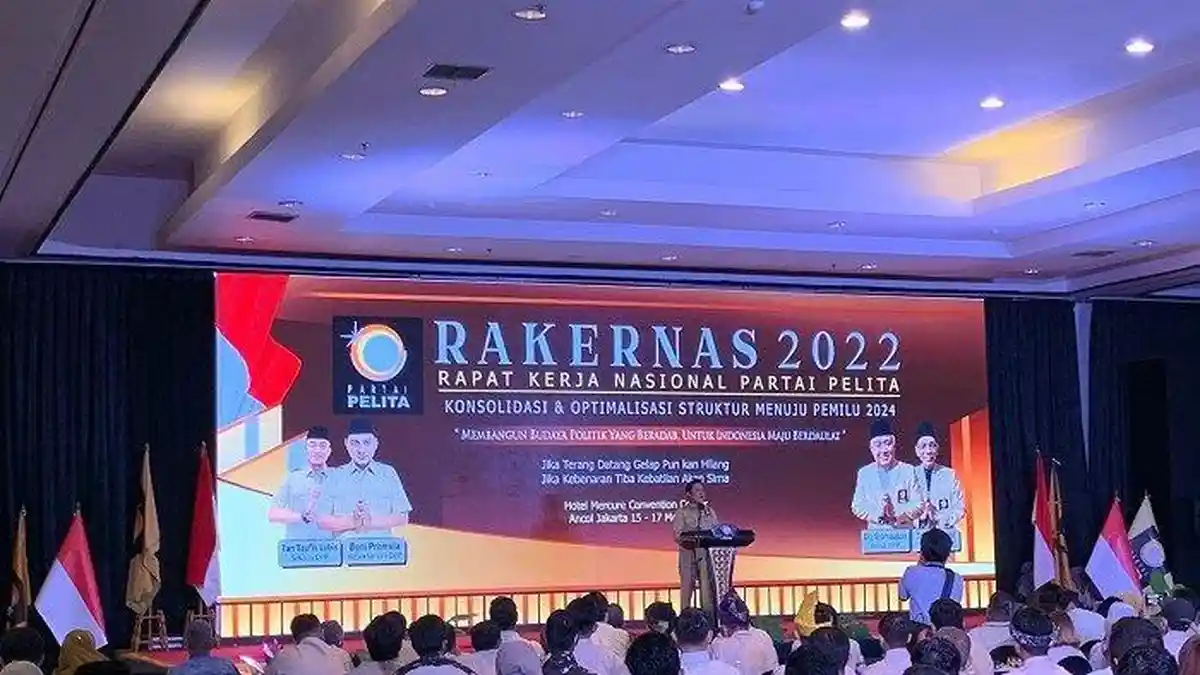 Rocky Gerung dan Gatot Nurmantyo Hadiri Rakernas I Partai Pelita