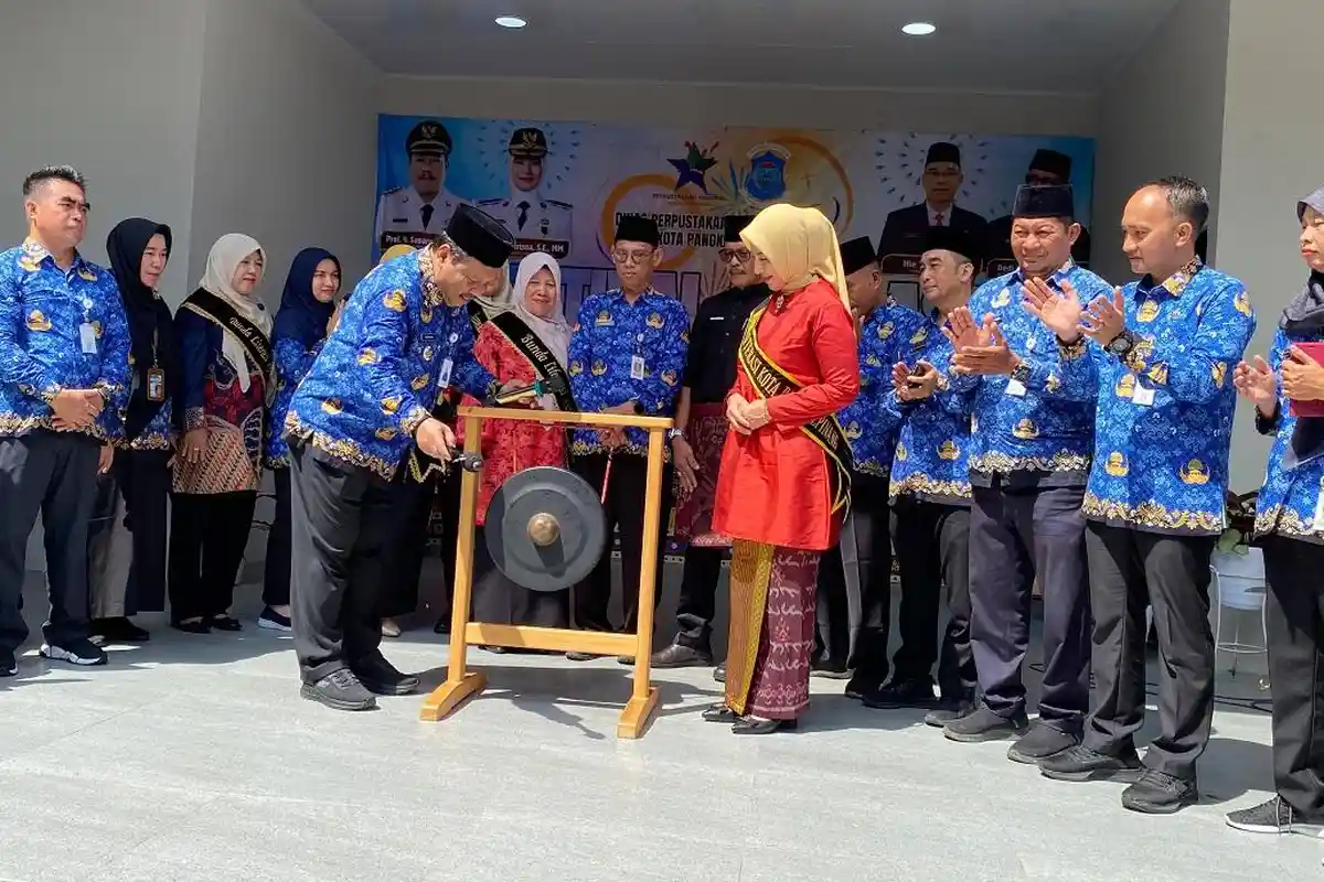 Udin Buka Festival Literasi Pangkalpinang 2025 dan Mengukuhkan Ketua TP PKK jadi Bunda Literasi