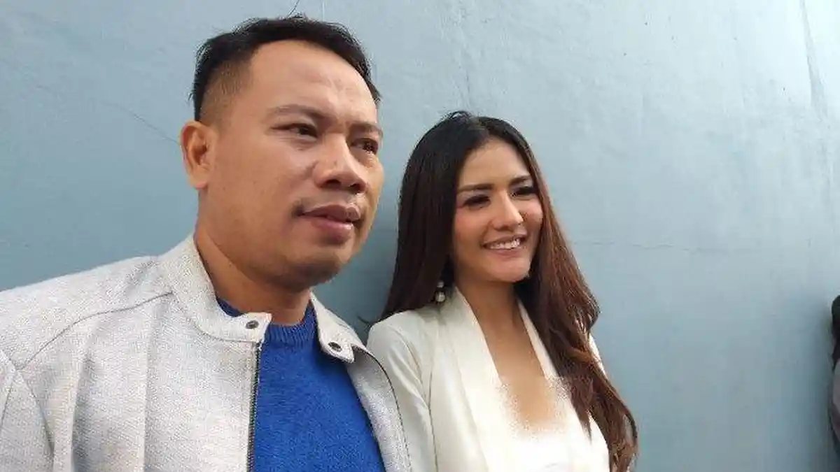 Model Cantik Akan Dinikahi Vicky Prasetyo, Anggia Chan Gak Peduli Masa ...
