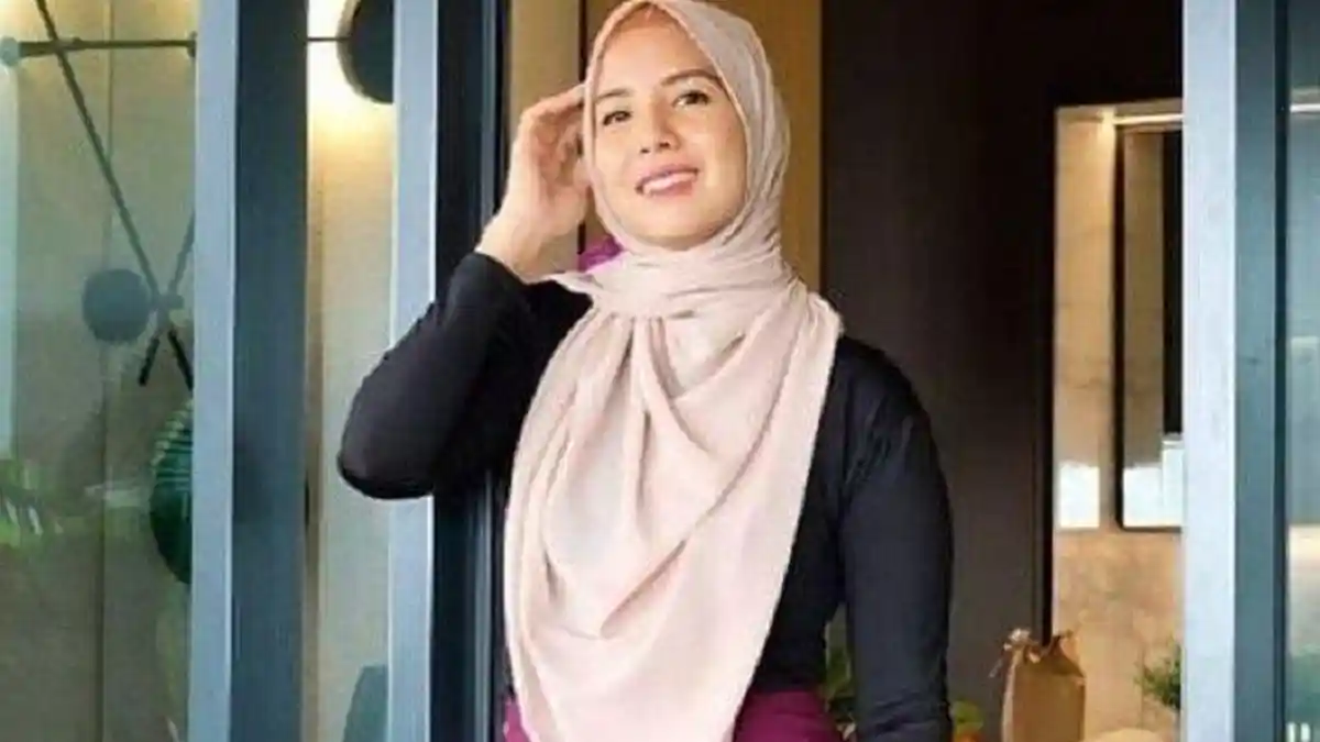 Profil dan Medsos Tya Ariestya, Suruh Suami Nikah Lagi, Lantaran Belum Dikaruniai Anak