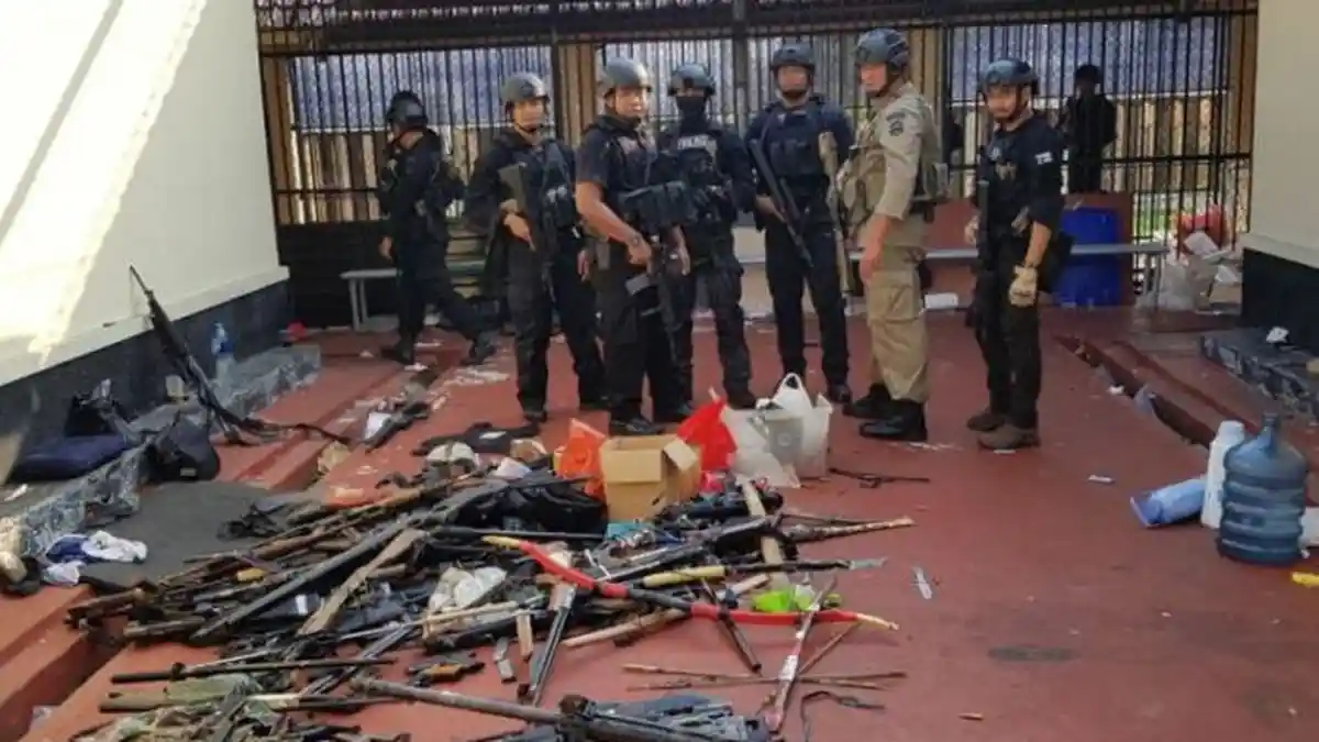 Diselimuti dan Duduk di Kursi Roda, Inilah Sosok Diduga Napi Teroris Biang Kerusuhan di Mako Brimob