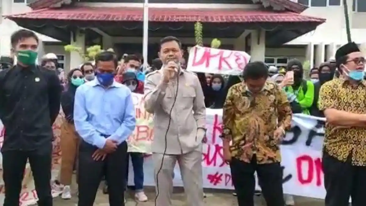 Di Kaltim, Ketua DPRD Jadi Cemoohan Demonstran UU Cipta Kerja, Tak Hafal SIla 4 Pancasila: Malu Pak