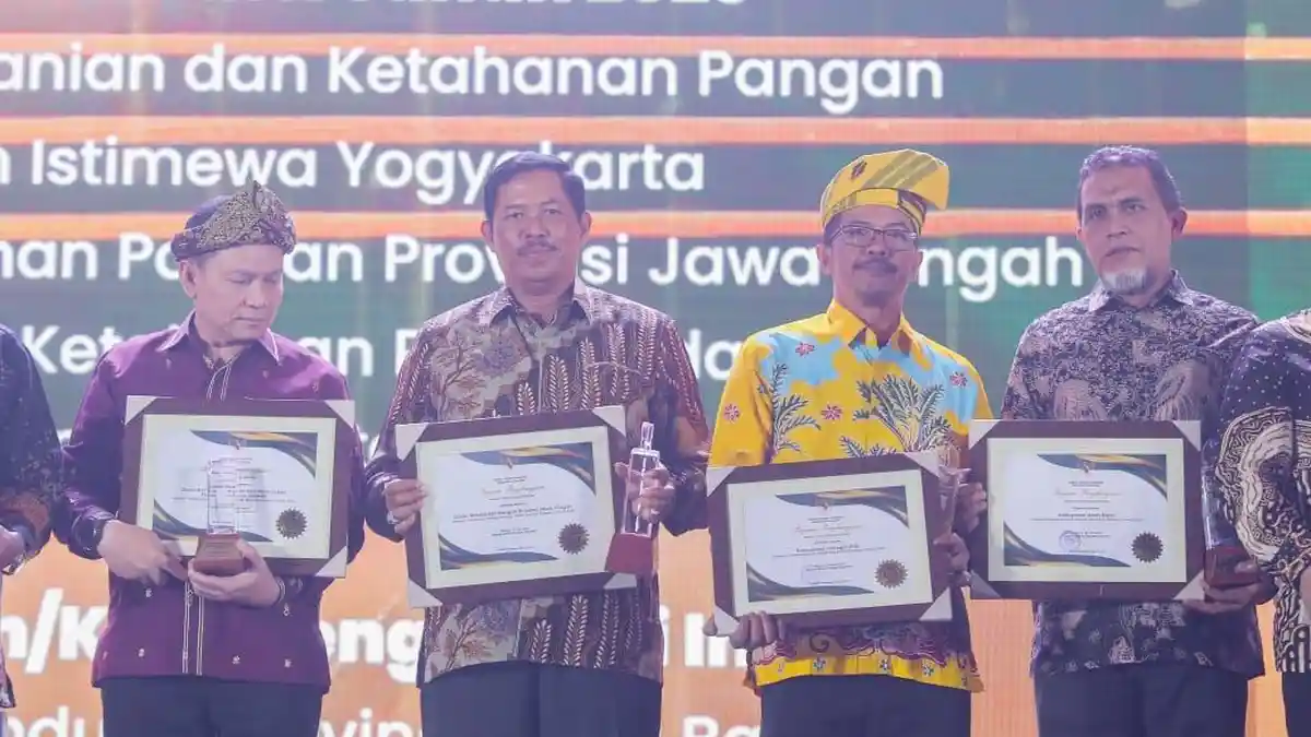Gencarkan Gerakan Pangan Murah, Pemprov Jateng Terima Dua Penghargaan Bapanas Award