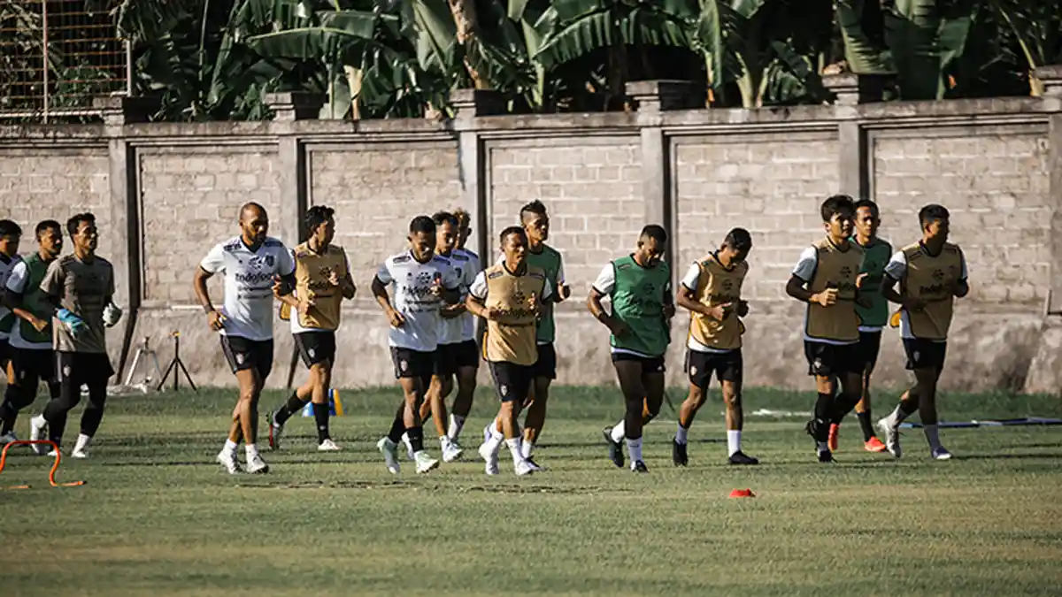 GDC Eks Persija Reuni dengan Ramdani & Novri, Enam Center Back Asuhan Teco Bersaing, Siapa Dipilih