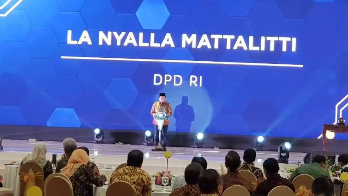 Di Depan Bankir se-Jatim, La Nyalla Ajak Perkuat Sinergi Hadapi Perlambatan Ekonomi