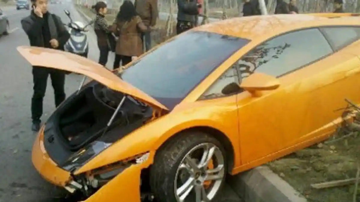 Ini Identitas Sopir Lamborghini yang Tabrak Pemotor di Jakarta Utara