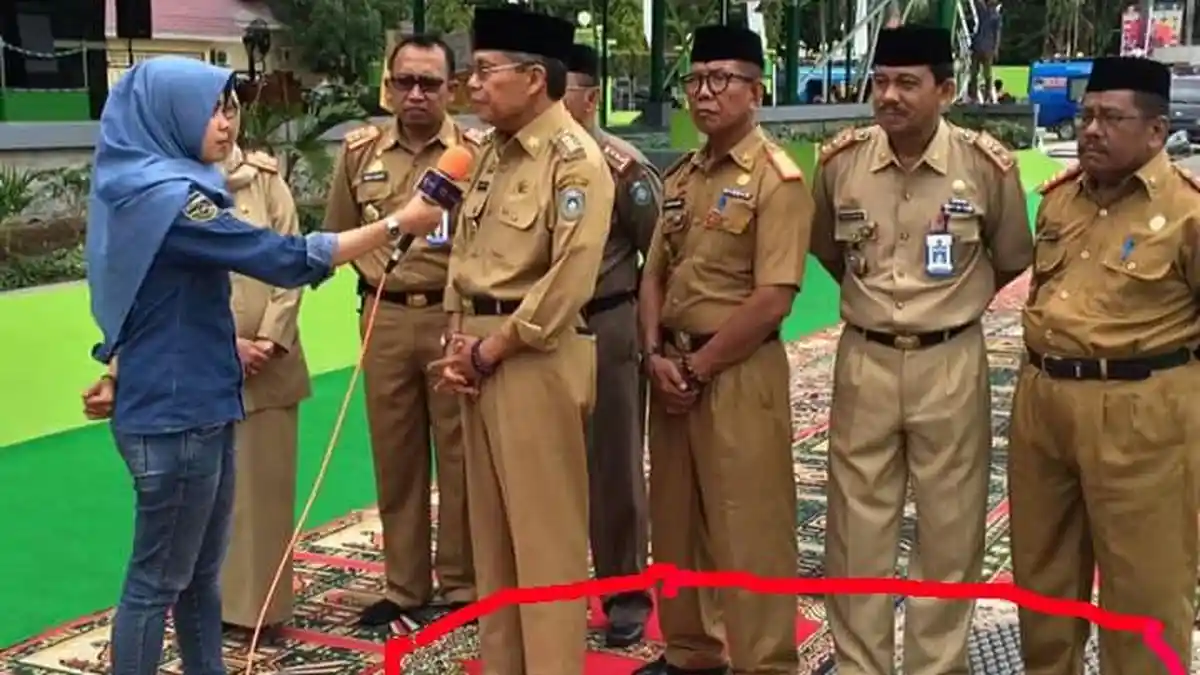 Ini Pengakuan Wartawati yang Wawancarai Pejabat Bersepatu di Atas Karpet Salat