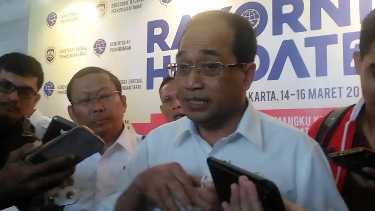 Menteri Budi Beberkan Cara Naikkan Pendapatan Sopir Taksi Online