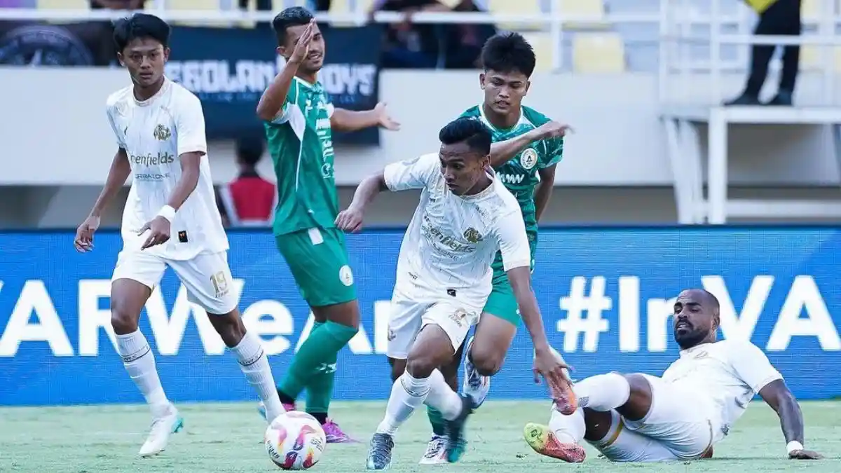 Arema FC Resmi Perpanjang Bek Muda Potensial hingga 2 Tahun, Persija Jakarta Belum Bisa Memulangkan