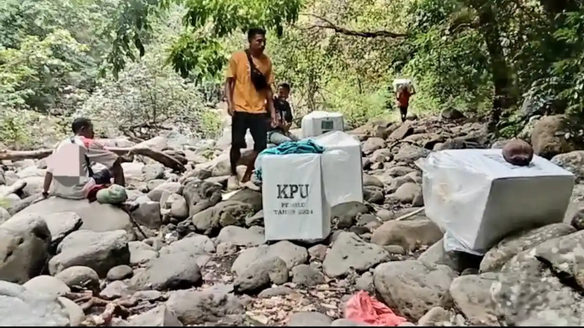 Lipsus - Logistik Pemilu 2024 Sampai Tepat Waktu