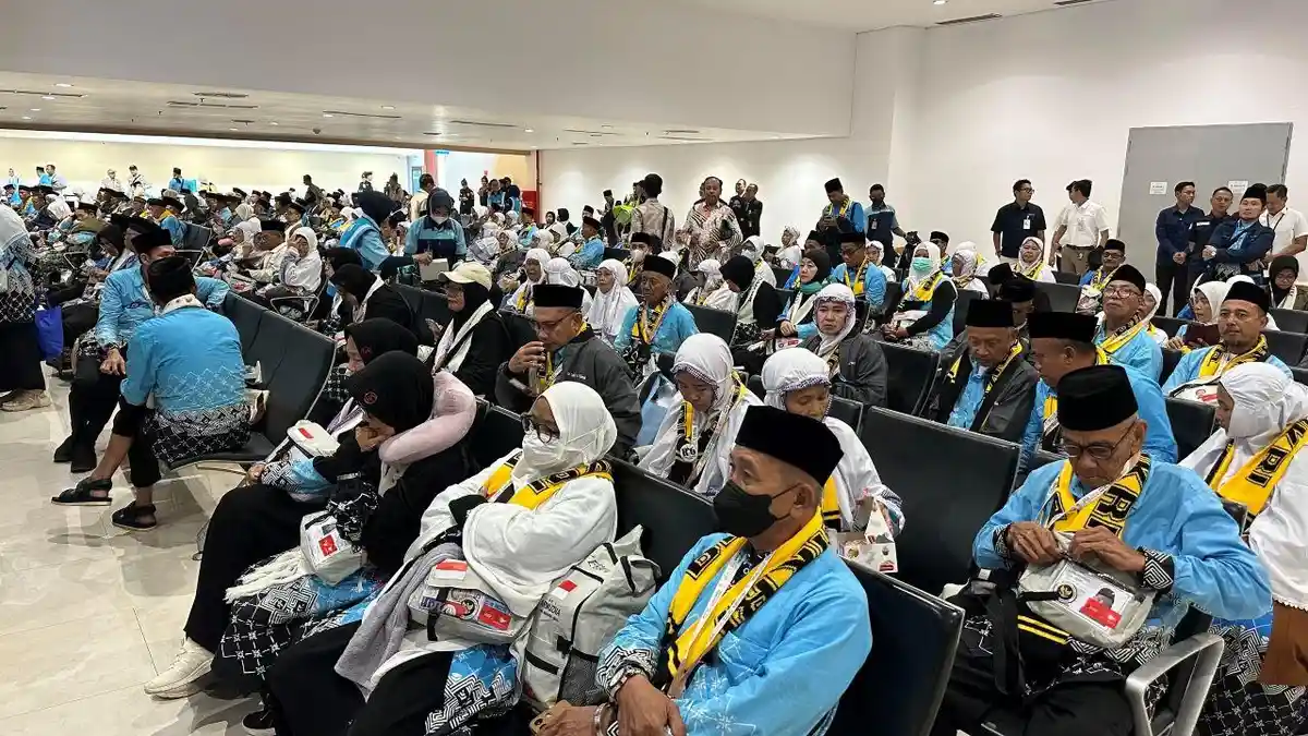 Koper Tersusun, Doa Terlantun: Kloter Perdana Haji 2026 Berangkat ke Tanah Suci