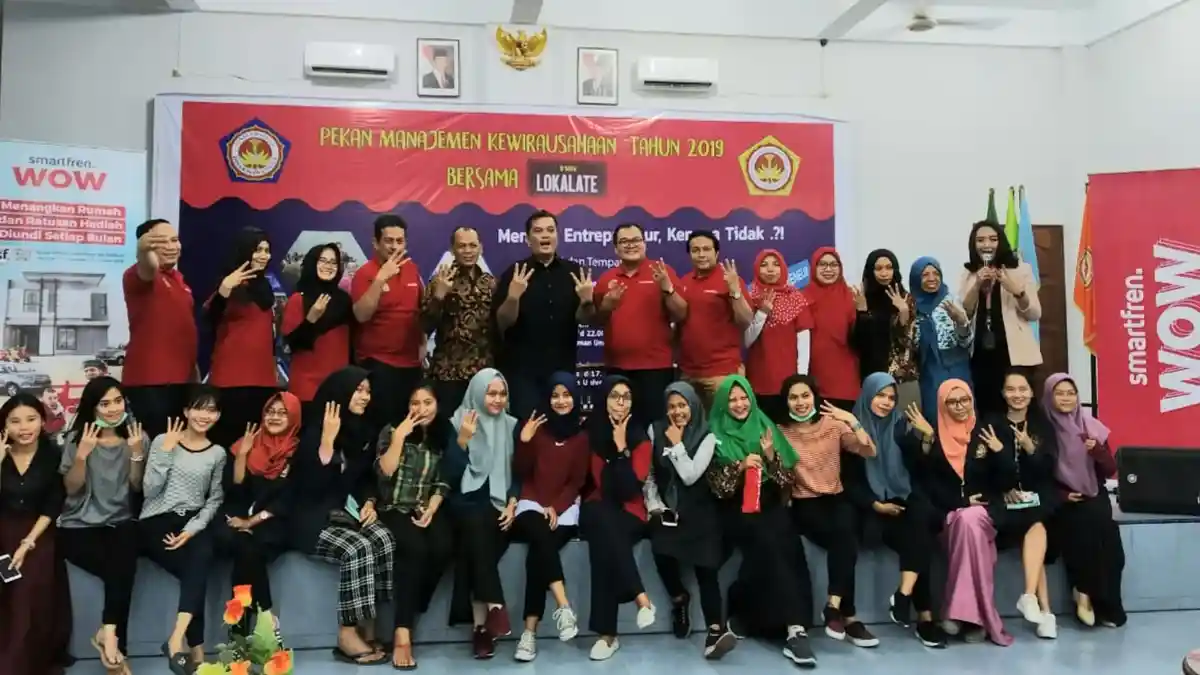 Smartfren Telecom Dukung Kewirausahaan di Universitas Dharmawangsa Medan