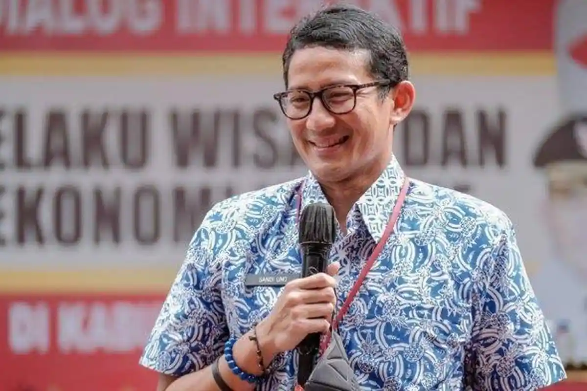 Kapal Tidak Dilengkapi Alat Navigasi dan Lampu, Menteri Sandiaga Uno Tersesat di Laut Lampung