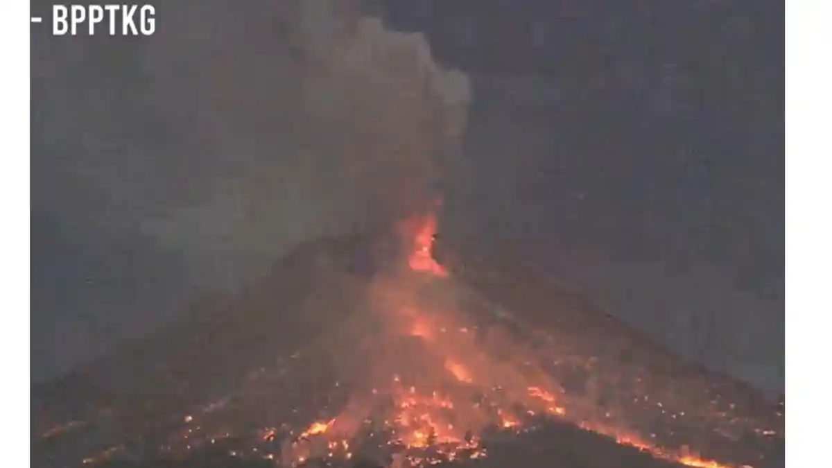 Gunung Merapi Luncurkan Awan Panas Guguran, Status Siaga Level III Masih Berlaku