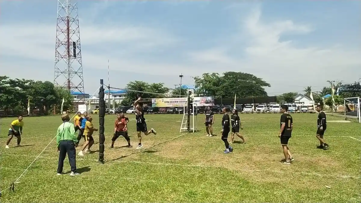 Pertandingan Voli Polresta Deliserdang Meriahkan HUT Bhayangkara, Tim Gabungan Polsek Raih Juara
