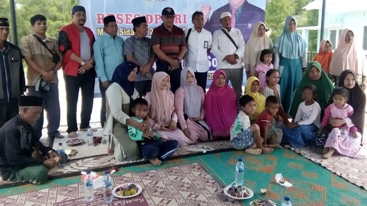Irmawan Serahkan 30 Unit Rumah MBR kepada Warga Badak di Gayo Lues