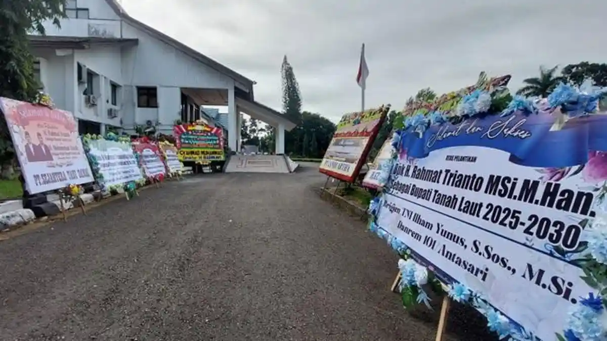 Muhidin-Hasnur Resmi Jadi Gubernur-Wakil Gubernur Kalsel, Rumah Dinas Banjir Karangan Bunga