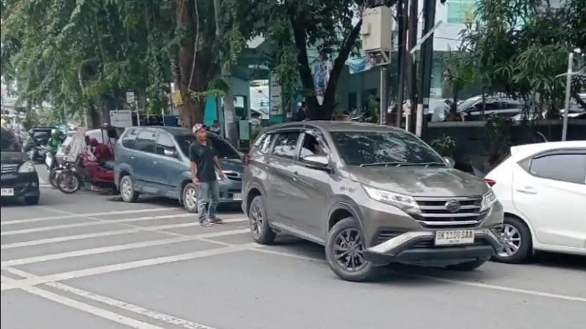 Jukir di Jalan Jawa Meresahkan, Minta Uang Parkir Rp 25 Ribu ke Pengendara
