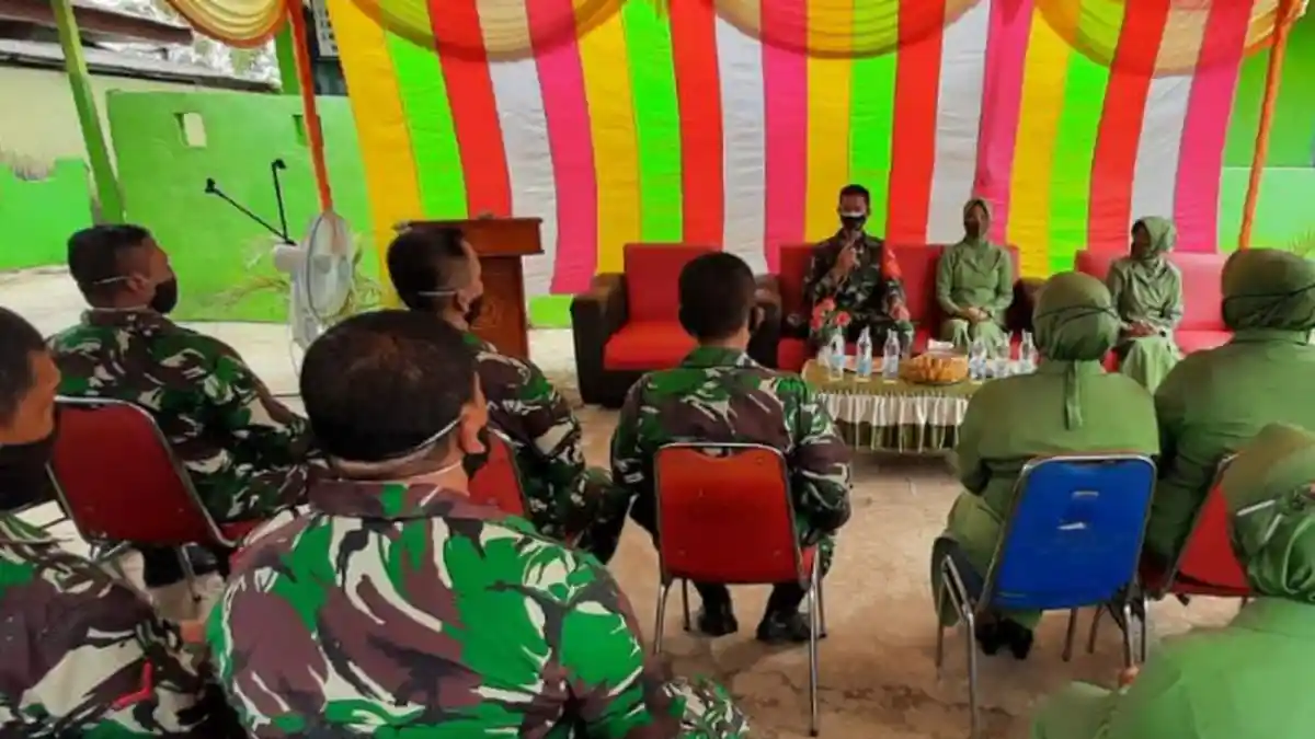 Aktif Berikan Sosialisasi Protkes Covid-19, Babinsa Terima Penghargaan dari Dandim Aceh Utara