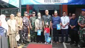 Penjabat-Pj-Wali-Kota-Cirebon-Agus-Mulyadi-turut-meninjau-langsung-pelaksanaans.jpg