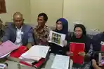jabar/Para-kuasa-hukum-tersangka-kasus-Vina-dan-Eki-2.jpg