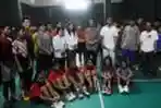 Balon Gubernur DKI Jokowi Foto Bersama dengan Murit Pembulutangk