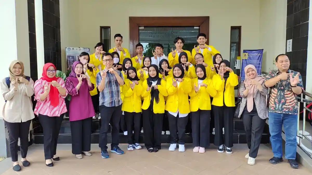 Kunjungan Tim Puslapdik Kemendikbudristek dengan Mahasiswa Penerima Beasiswa KIP-K UT Batam