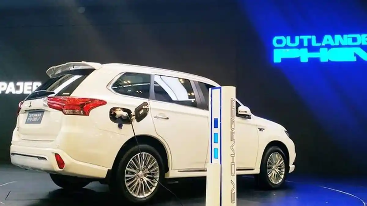 Spesifikasi Outlander PHEV, Varian Anyar Mitsubishi yang Dibanderol Rp 1,289 Miliar