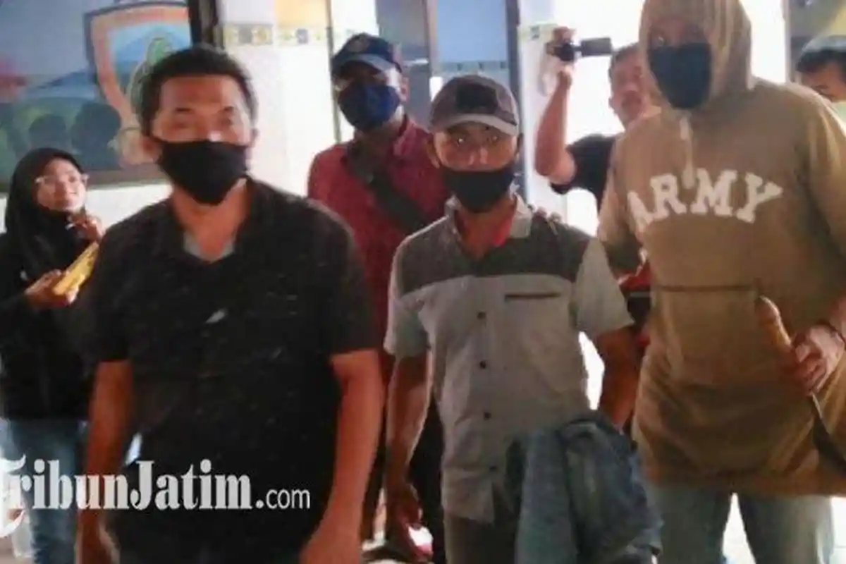 Pulang dari Sawah Pergoki Istri di Kamar Bareng Pria Lain, Dibacok, Ternyata Mantan Pacar