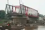 Para-pekerja-sedang-membangun-Jembatan-Jongbiru-Kediri-ilustrasi-Jembatan-Jongbiru.jpg