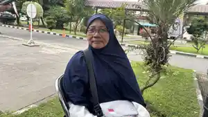 CERITA-HAJI-Sri-Warsida-Isdaty-75-pedagang.jpg