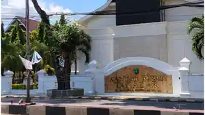 AKSI-UNJUK-RASA-Puluhan-umbul-umbul-dan-bendera-berlambang-KAHMI.jpg