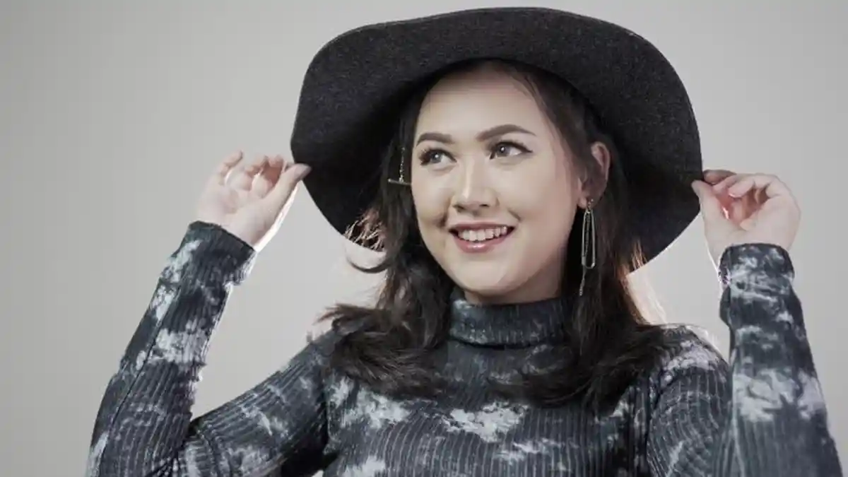 Happy Asmara Sedang Patah Hati, Kisah Cintanya dengan Denny Caknan Telah Kandas, Apa Penyebabnya?