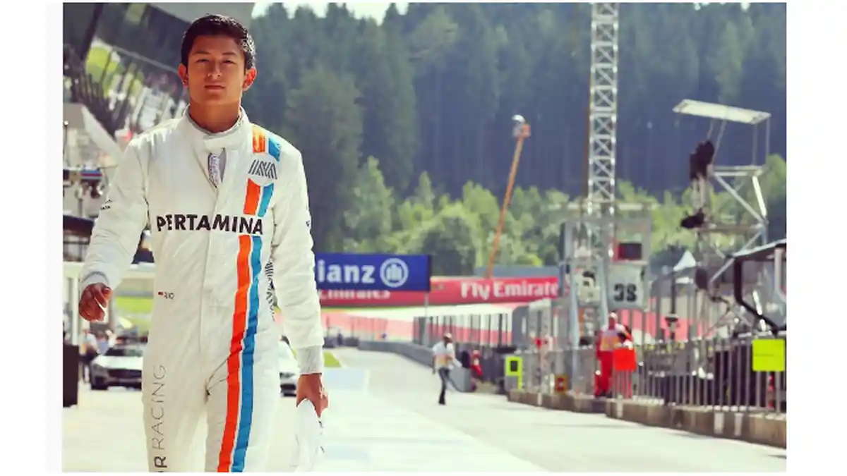 Rio Haryanto - Ini Dia Fakta-fakta Pembalap Pertama Indonesia yang ...