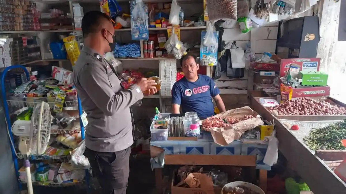 Polsek Lahewa Lakukan Hal Ini Terkait Ketersediaan Minyak Goreng