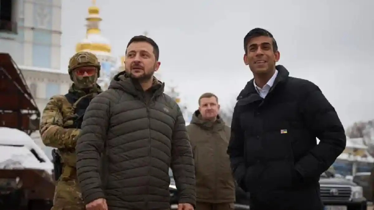 Presiden Zelenskyy Bertemu PM Rishi Sunak Dalam Perjalanan Pertama ke Inggris pada Masa Perang