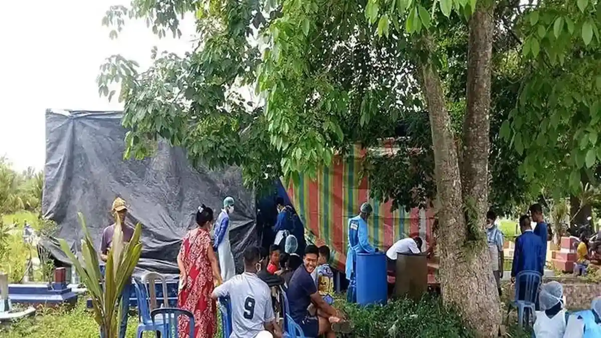 Makam Tahanan Narkotika Lapas Banyuasin Dibongkar Tim Forensik Polda Sumsel