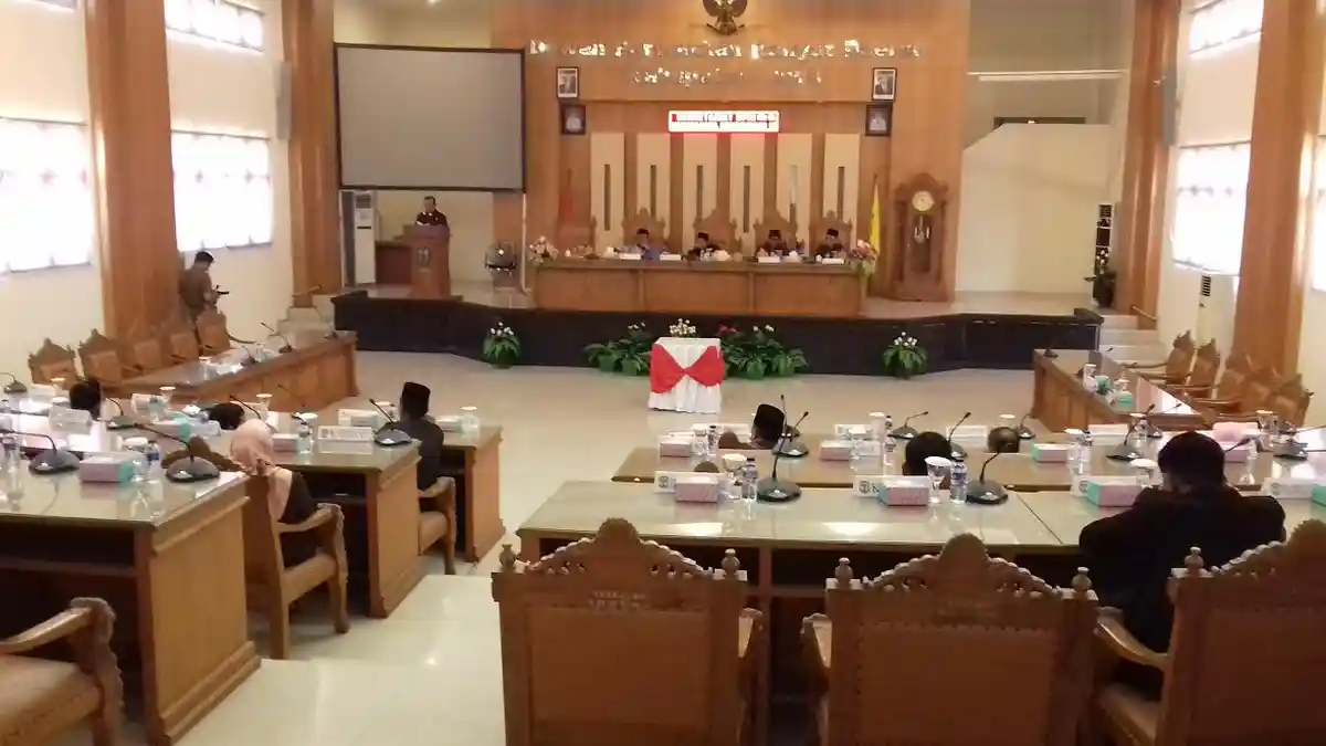 Laporan Hasil Pembahasan KUA dan PPAS-P Dihadiri 15 Anggota Dewan