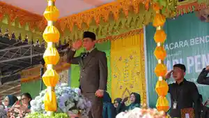 Weny-Gaib-memimpin-upacara-peringatan-Hardiknas-dirangkaikan-dengan-apel-KORPRI.jpg