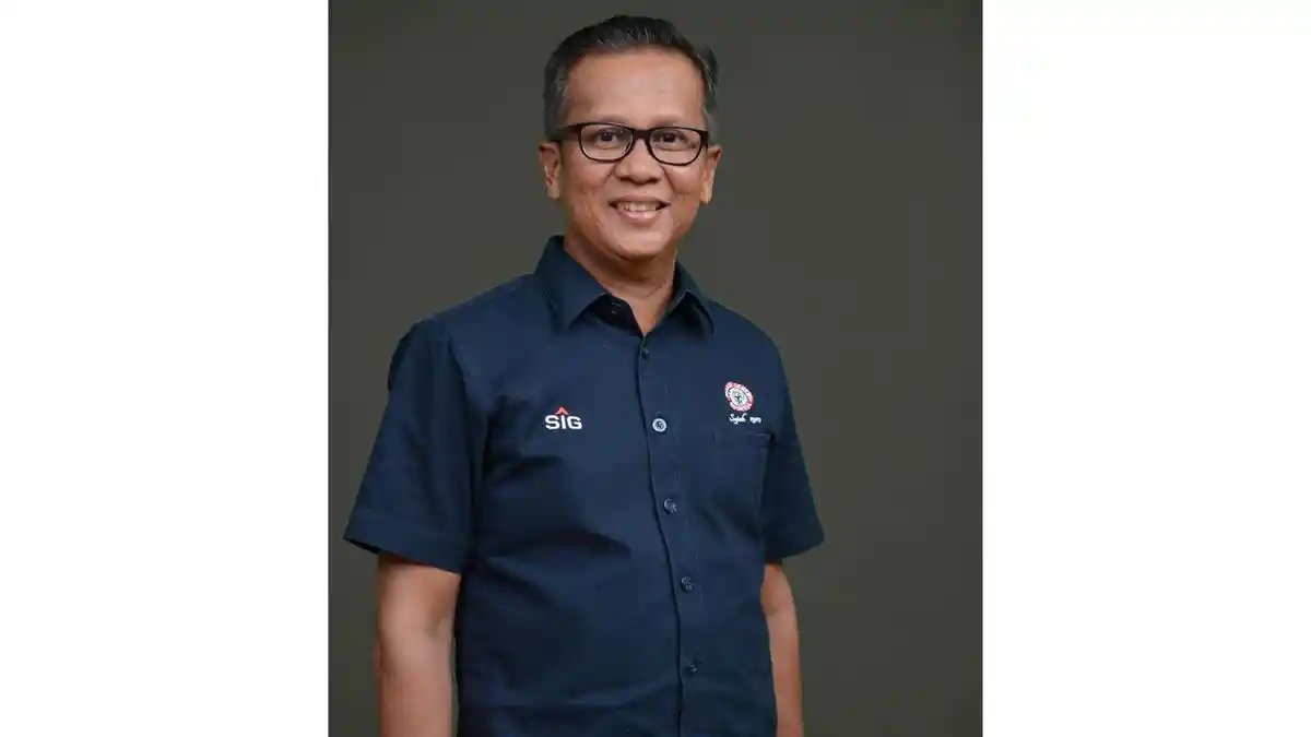 Dirut Semen Padang Raih, Penghargaan TOP Leader On CSR Commitment di Ajang Penganugerahan CSR Awards