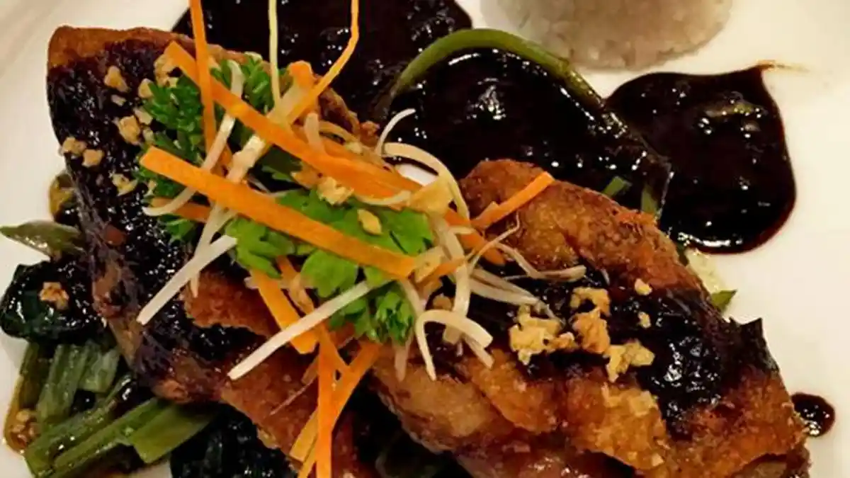 Apa Rasanya Bebek Peking yang Dimasak dengan Bumbu Bali?