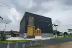 Melihat Musala Berbentuk Kabah di Kotabaru Karawang yang Dibangun Wakil Bupati Maslani
