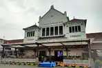 STASIUN-KEJAKSAN-Gedung-Stasiun-Kejaksan-Cirebon.jpg