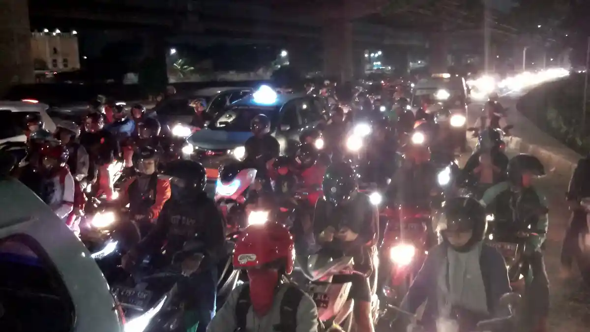 Malam Ini Diperkirakan Puncak Arus Mudik, Sudah 42.915 Pemudik Motor Melintasi Pantura Brebes