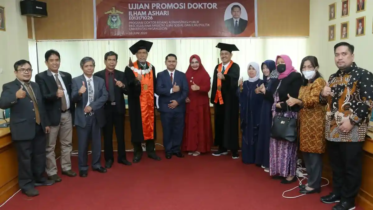 Dosen Poltekpel Barombong Capt Ilham Ashari Raih Doktor Administrasi dan Pelayanan Publik Unhas