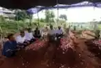 Pemakaman Korban Kecelakaan Maut